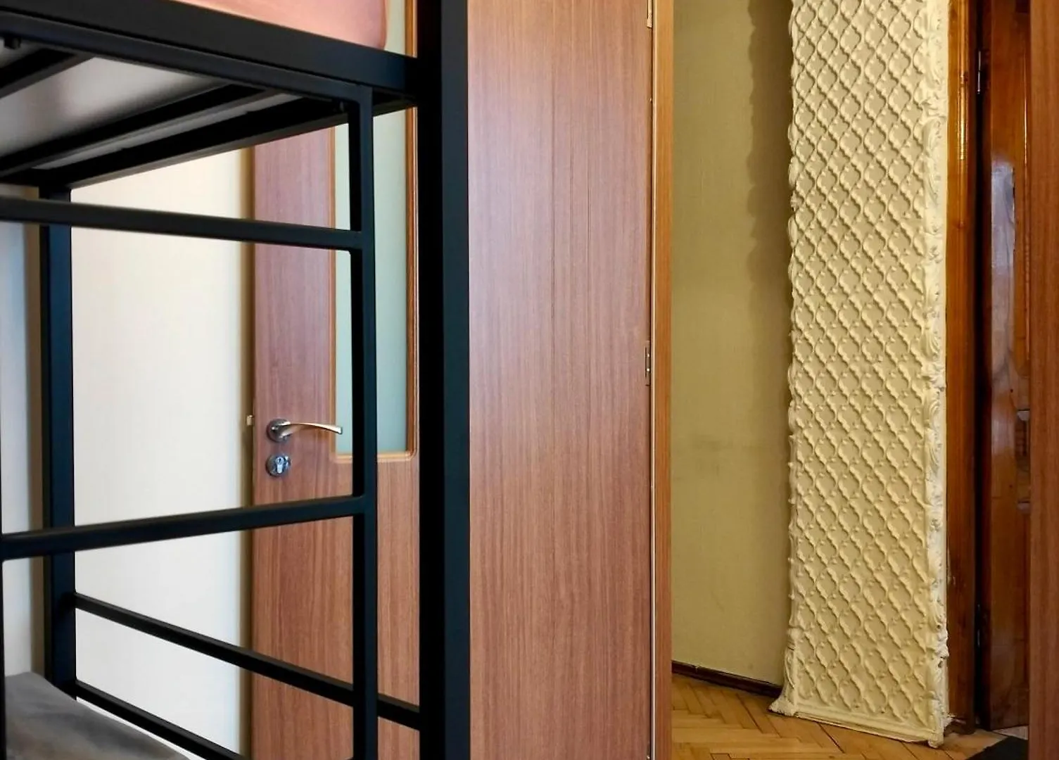 Long Tree Hostel - Comfy Mattress Tbilisi