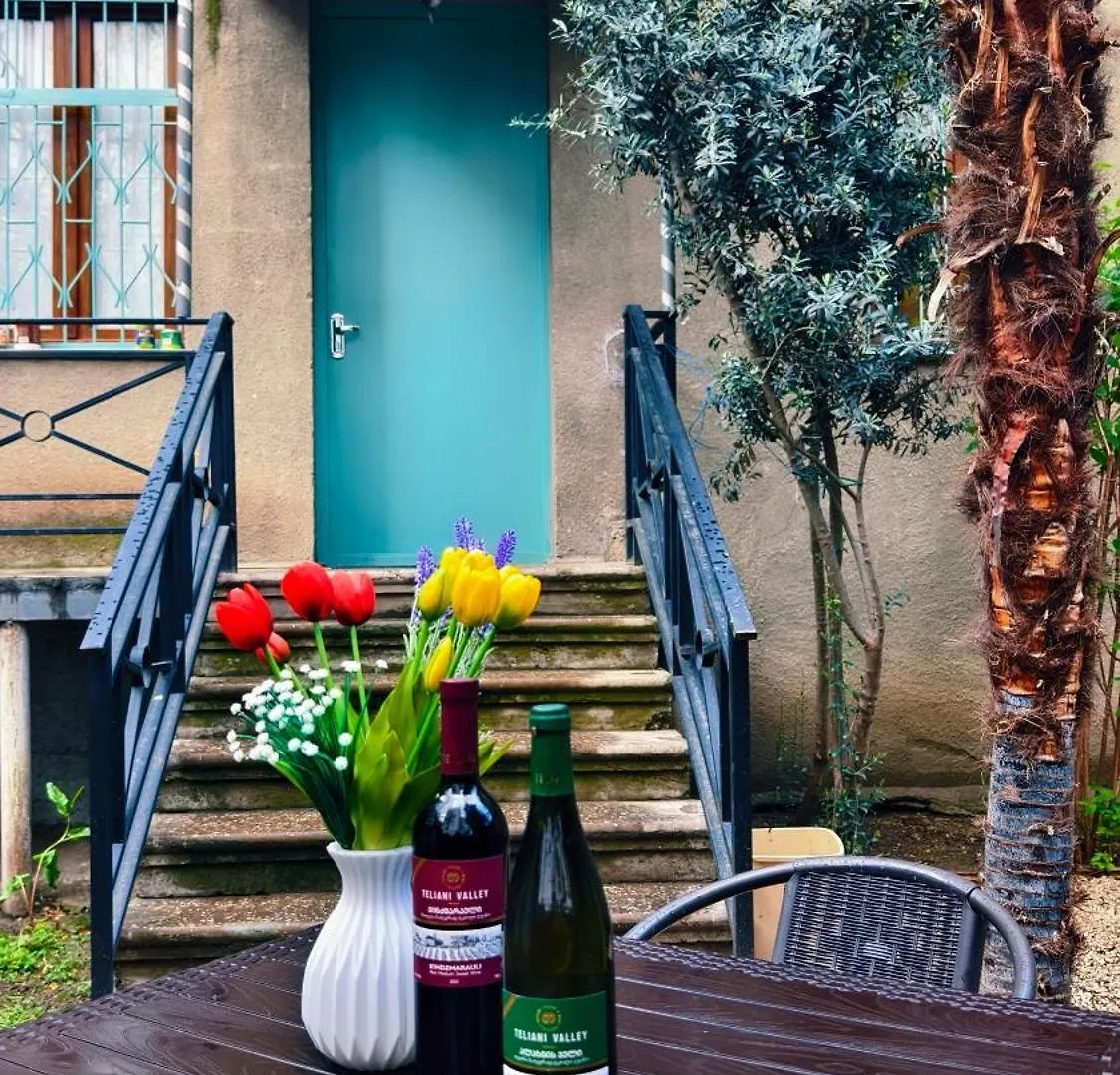 Long Tree Hostel - Comfy Mattress Tbilisi