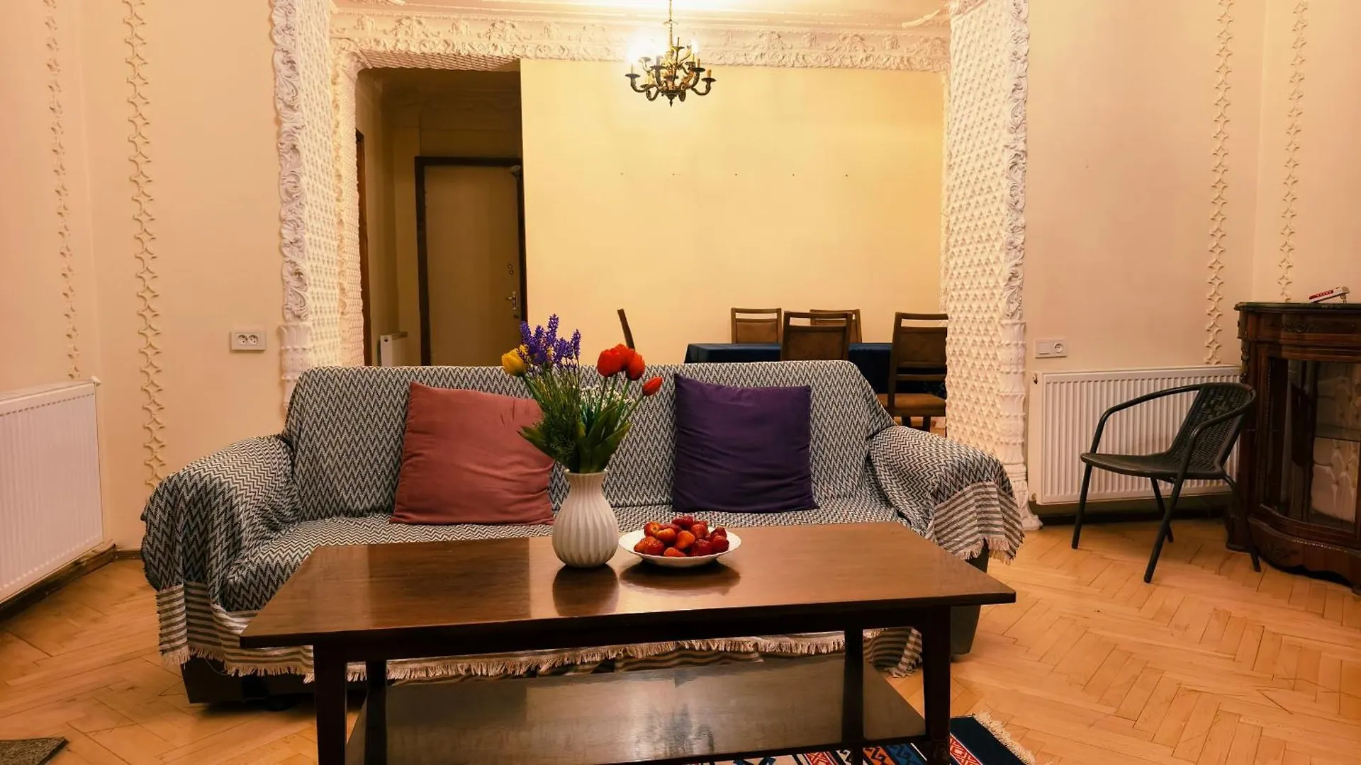 Long Tree Hostel - Comfy Mattress  Tbilisi