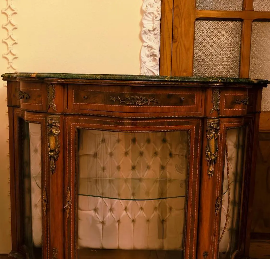 Long Tree Hostel - Comfy Mattress Tbilisi Georgien